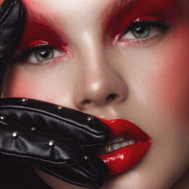 BELLANY🧤- Makeup Reviewer