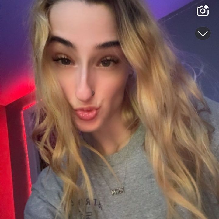 theylove_alexialuv2223