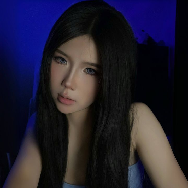 𝒩
