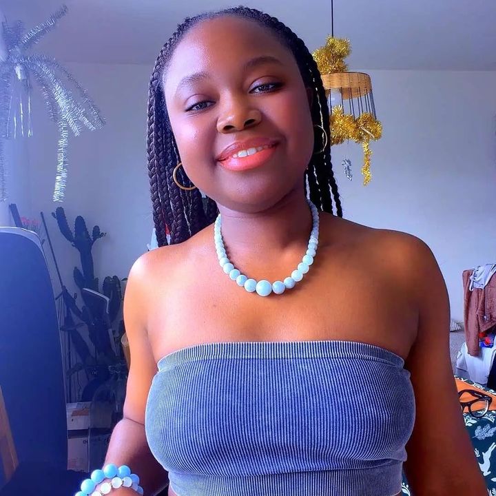 AICHOU 💋BELEBELE