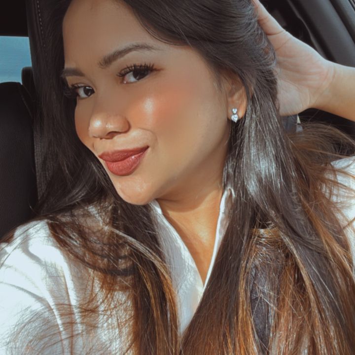 Annie V🦋