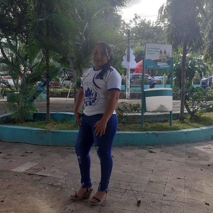 Yaneth 💗💙🇸🇻💙💗
