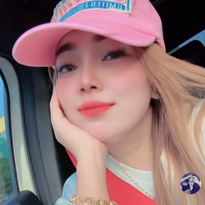 Y A N A 🧸