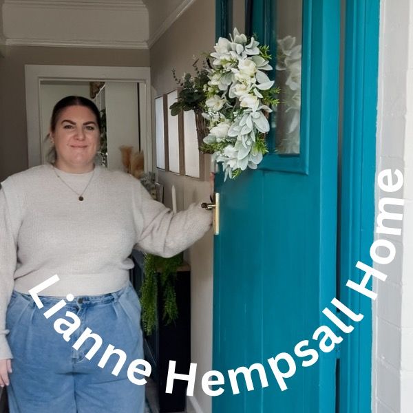 Lianne | Home & Books 🏡📚