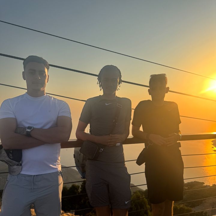 BrokeBoysAbroad🌍
