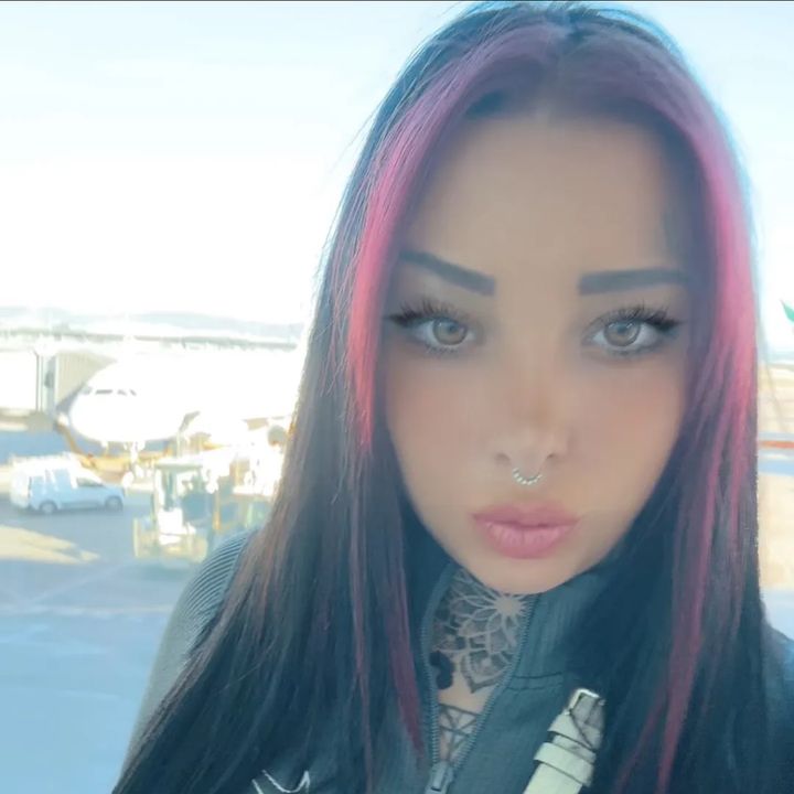 Alina_LaDiabla93😈⛓️🔪👑💖🐆✨