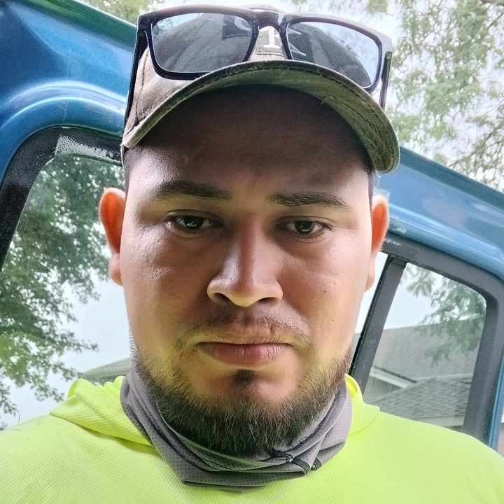 Muñiz@Roofing & Construction