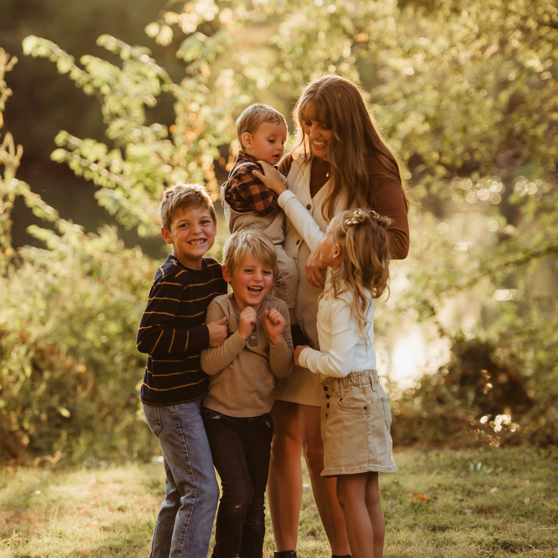 Kayla | Mom of 5 | UGC creator