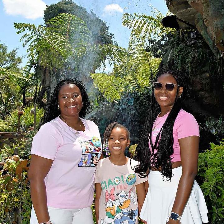 The Senecharles Girls