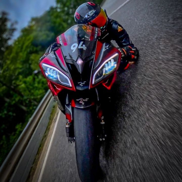 nineteen_nine_94