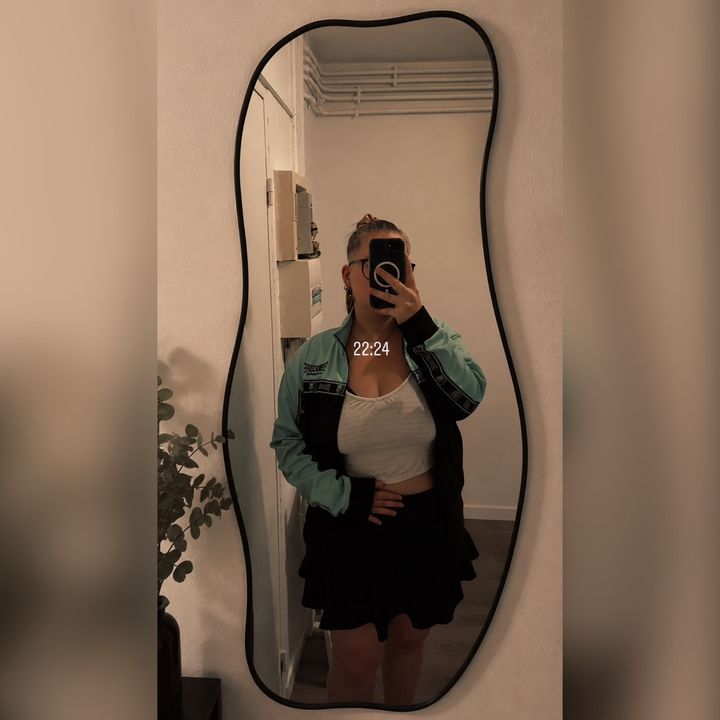 ᗰISS ᕼᗩᖇᗪᑕOᖇᗴ 🇩🇪👌🏻⚡️