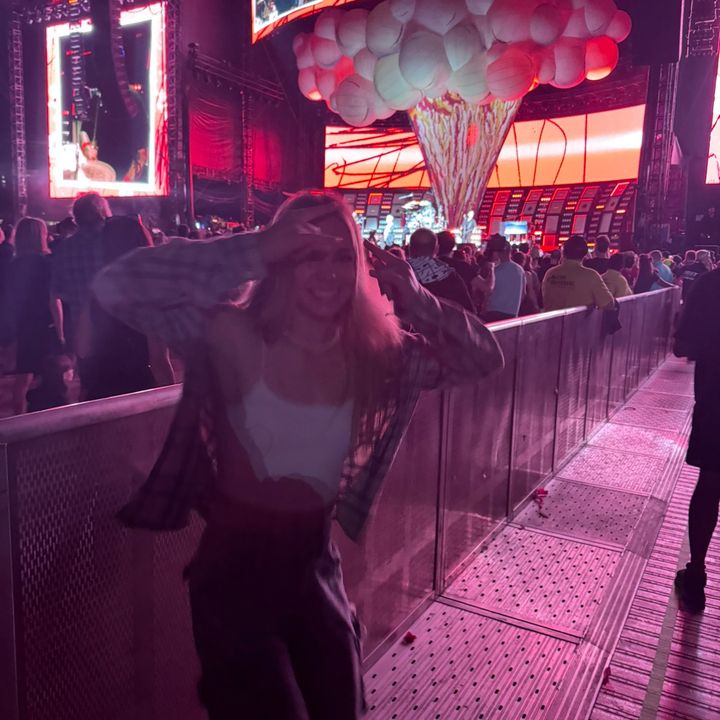 🎸🤘Julia🎶🎧