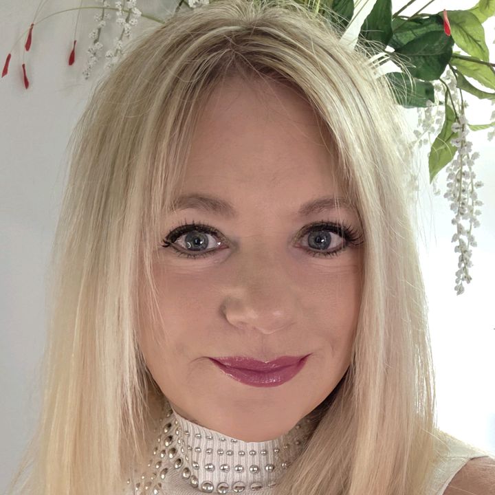 Carolyns Social Shop