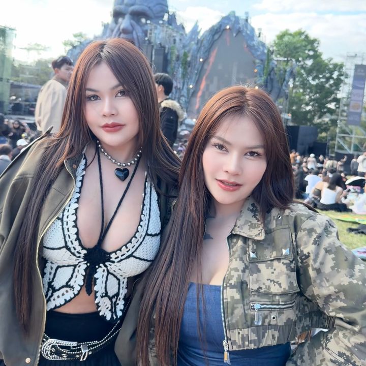 แฝด🐷🐽
