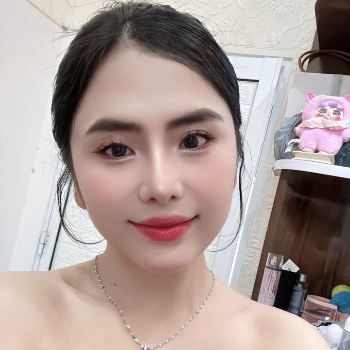 Vy Vui Vẻ