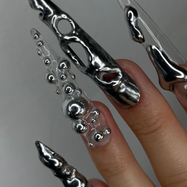 NAIL ARTIST & FORMATRICE PARIS