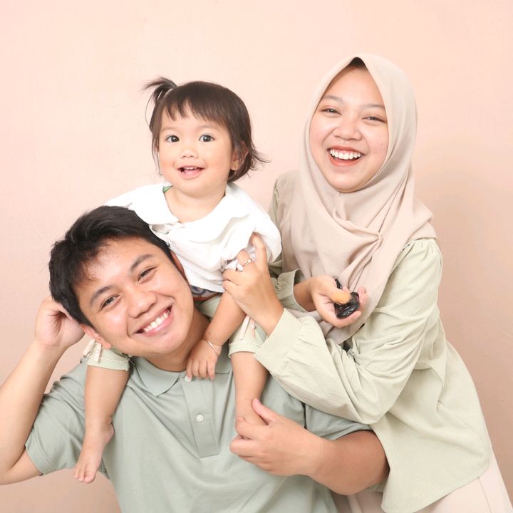mom nadiv
