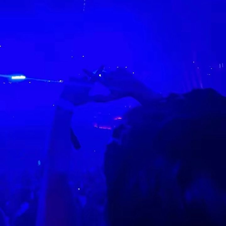 V<3