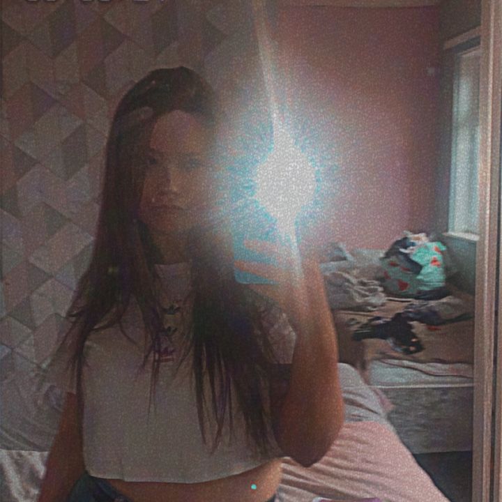 𝒞𝒽𝒶𝓇𝓁𝓎🤍