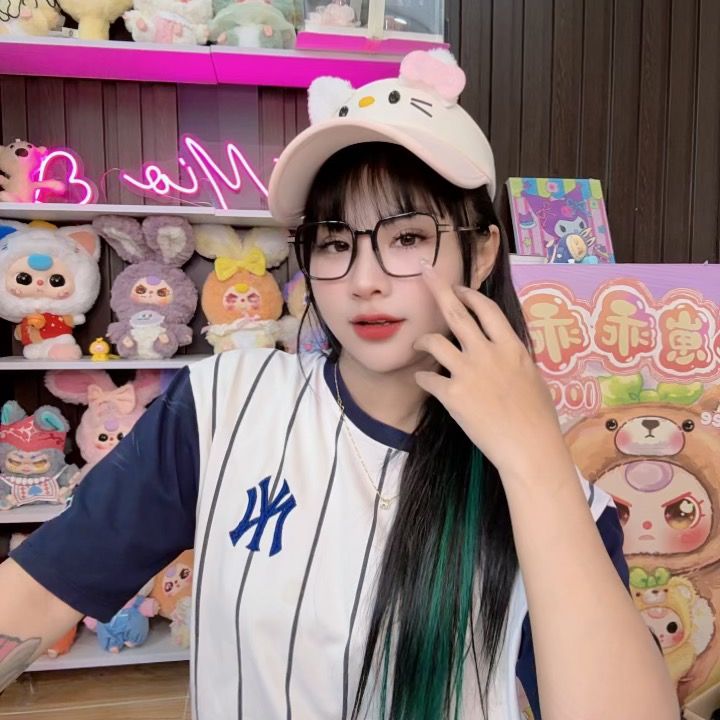 Tít Hướng Nội 😌