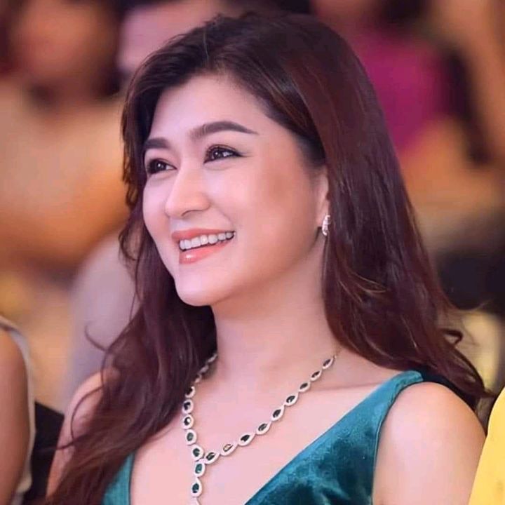 မေမေ့ သမီး အထွေးလေး 💞Ⓜ️💕