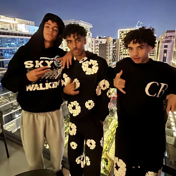 ✯