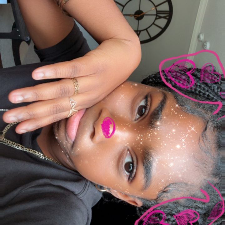 ❀