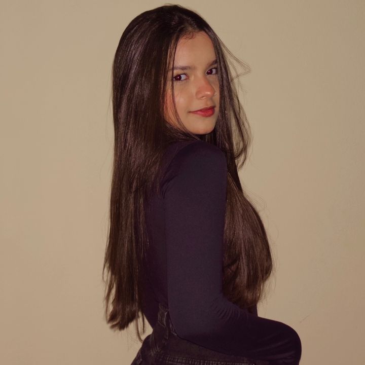 livia cardoso