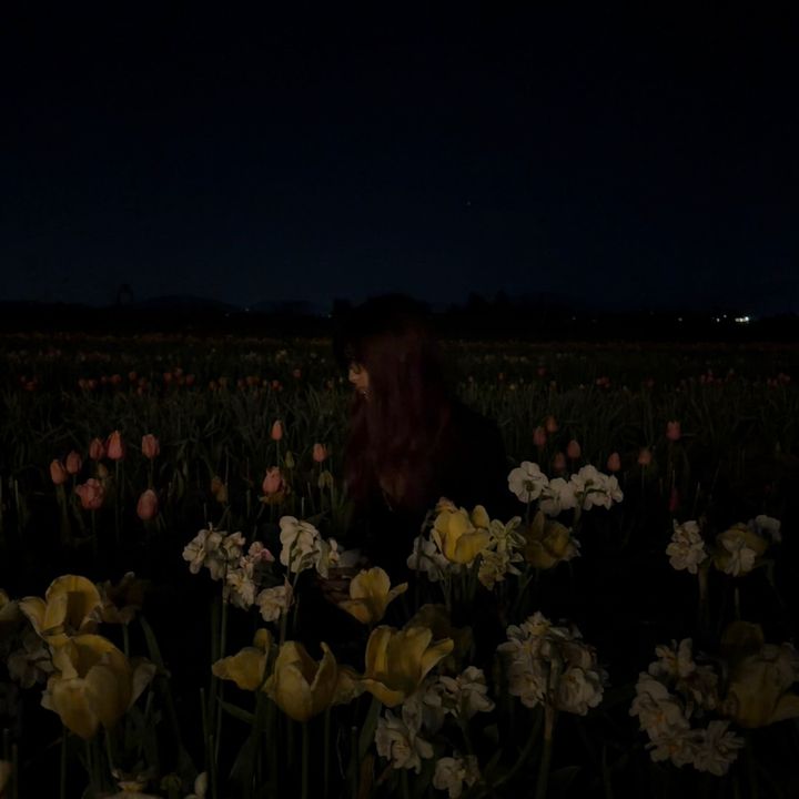 ♱