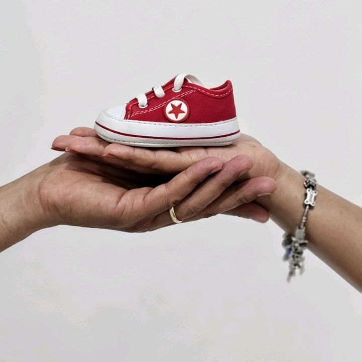 Brenda siendo mamá