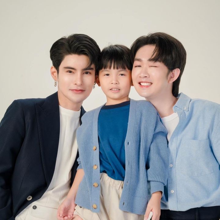 แฟนตัวยง ครอบครัวนีออน