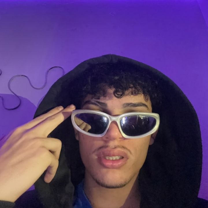 é o sabino,amiga