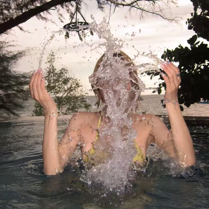 E