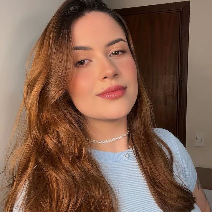 Lari Brandão