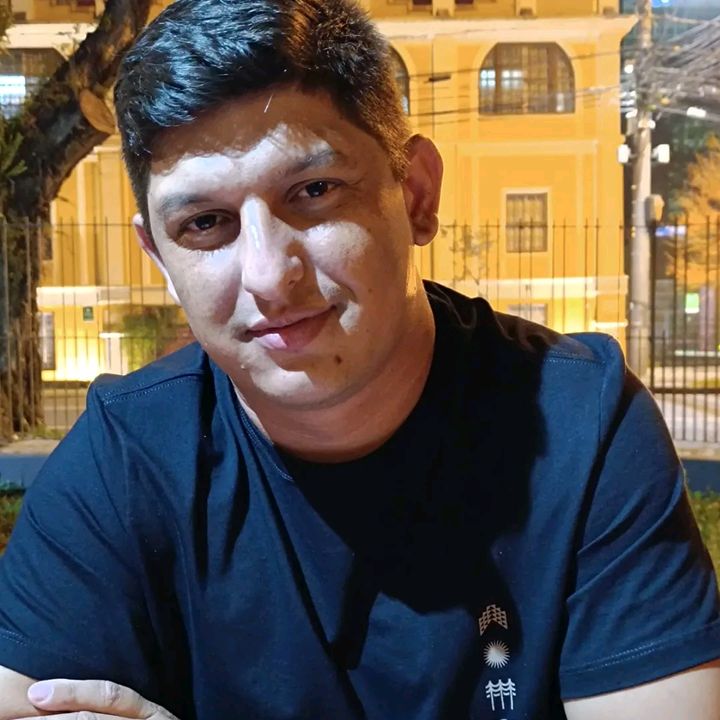 André Valadares
