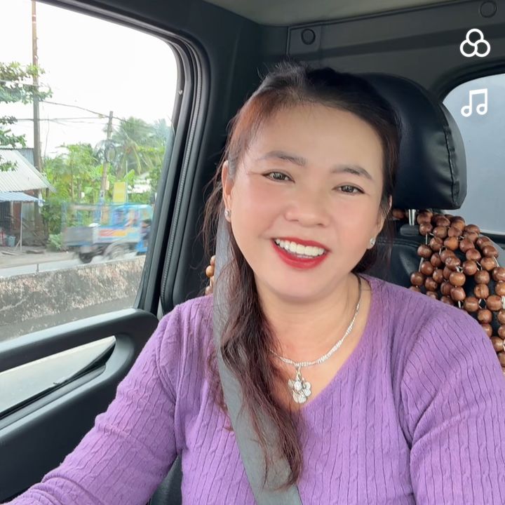 Huỳnh Thị Hồng Hạnh(Sầu Riêng)