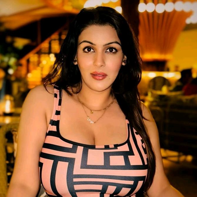 Yamini Malhotra ✅
