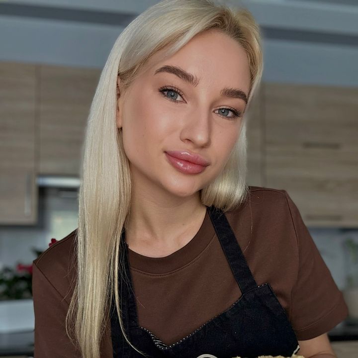 Liliia_Revehuk