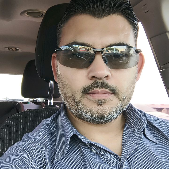 Alex V.