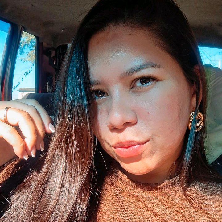 Thais Gonzale