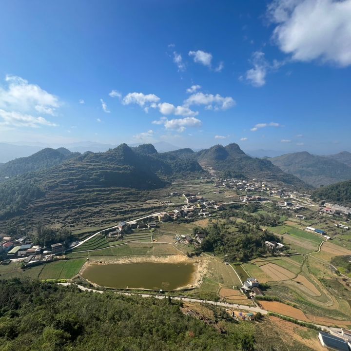Tiệm đồ xinh 2000