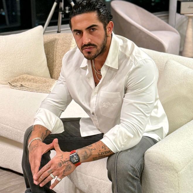 Aisan Eslamii Official