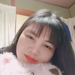 thủy đang ở  nhật