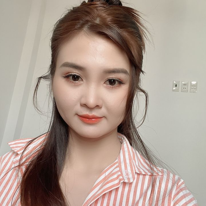 Lệ Review
