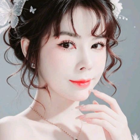 CÔ CHỦ NHỎ