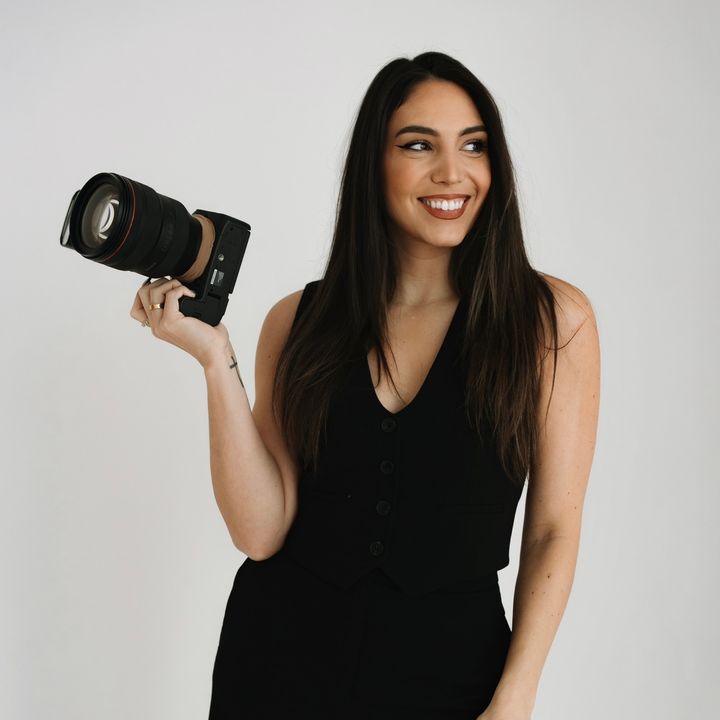 Marisa - Wedding Photographer