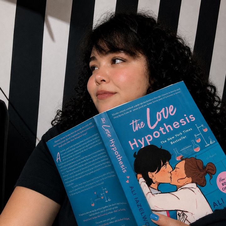 La chica entre libros ✨📚