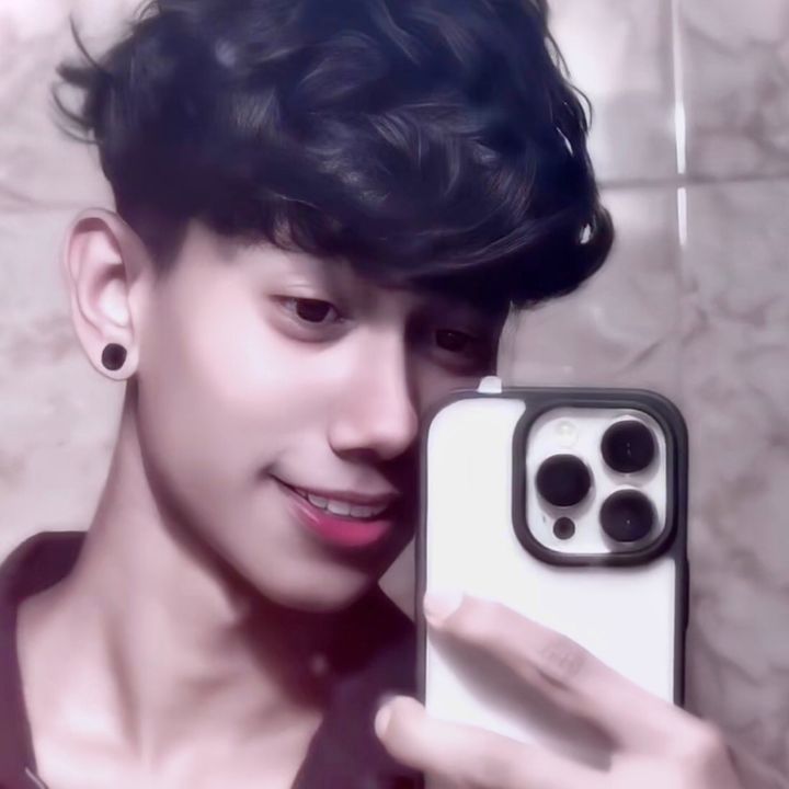 @👀_Ew'r_ Ariyan-🍏