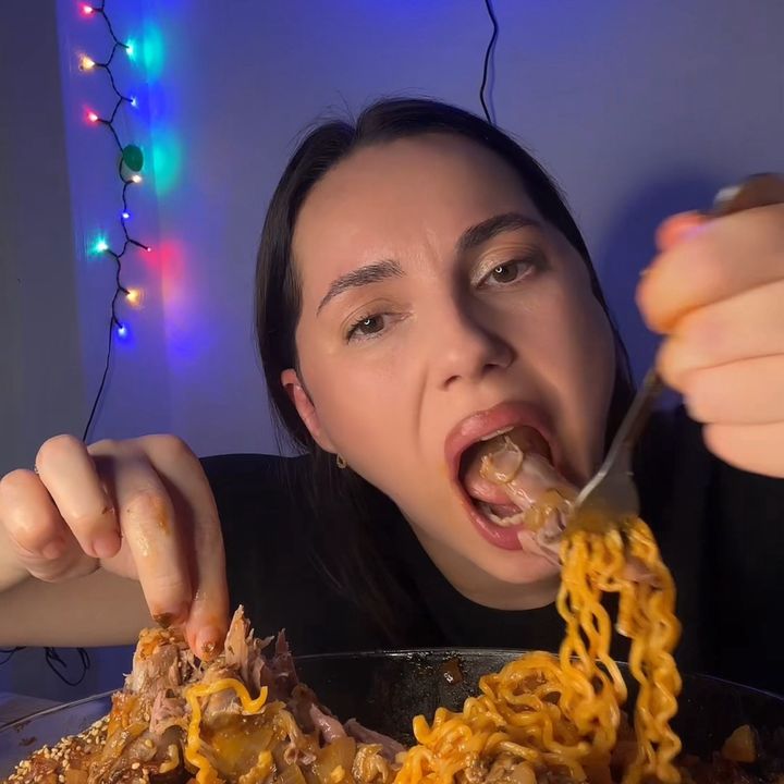Nurkina_mukbang