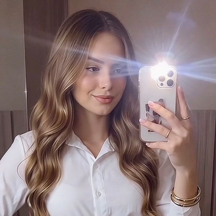 Bruna • AI Model ⭐